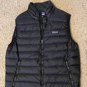 Patagonia black puffer vest size medium